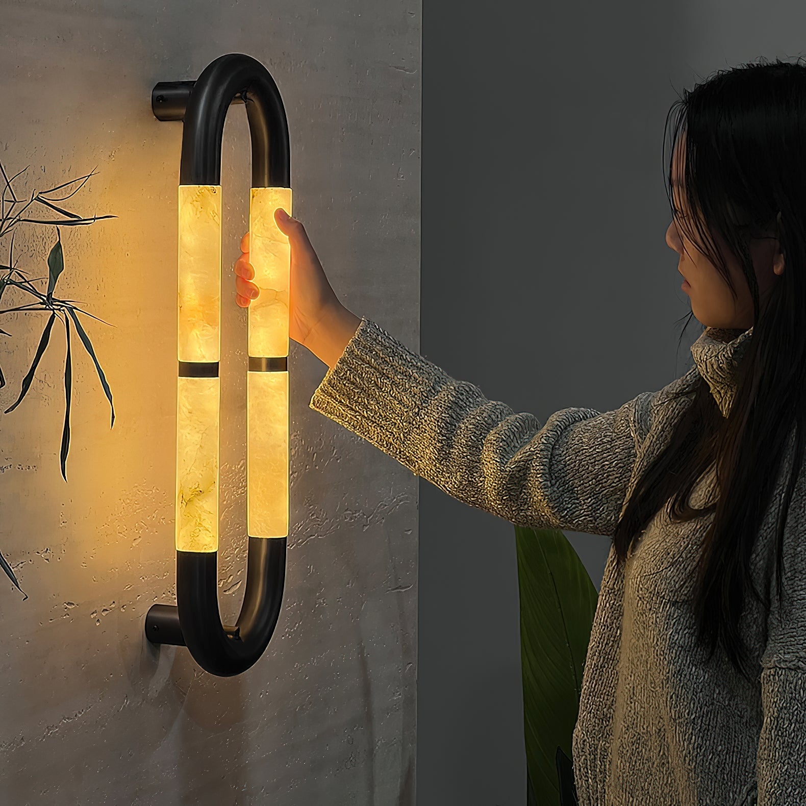 Ember Oak & Co. Alabaster Banded KoKo Sconce — Natural Alabaster Stone